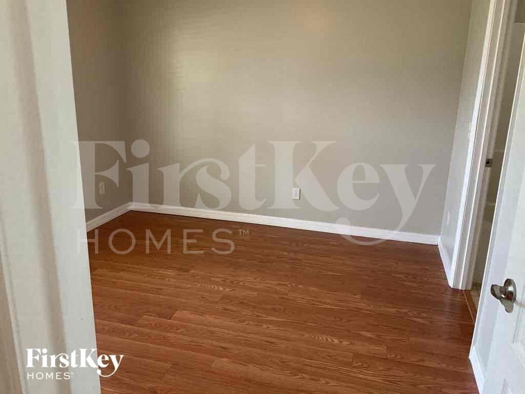 Building Photo - 2047 NE 20th Terrace