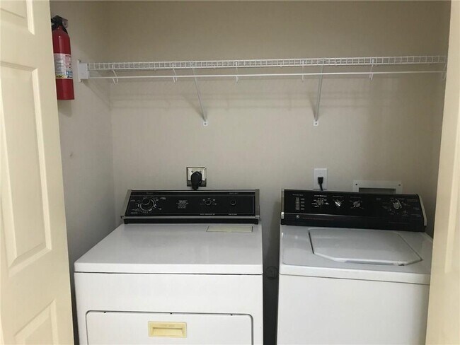 Building Photo - 1481 E Old Settlers Blvd