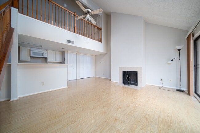 Building Photo - 2300 Old Spanish Trl