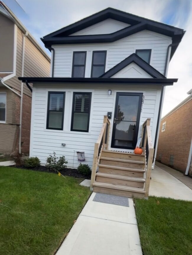 Building Photo - 3811 W 61st St