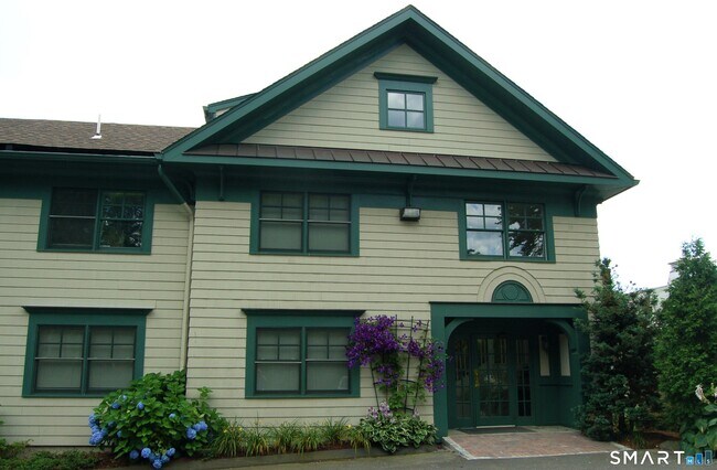 Building Photo - 365 Westport Ave