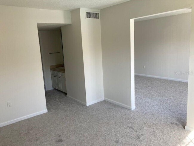 Building Photo - 2525 Caper Ln