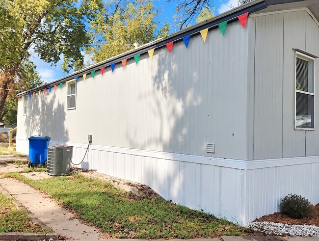 Building Photo - 100 Arkansas St