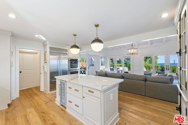 Building Photo - 26887 Sea Vista Dr