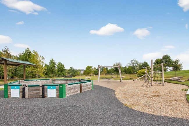 Building Photo - 23 Swanton Ln