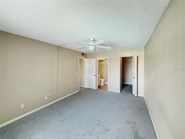 Building Photo - 1627 S Pine Ridge Cir