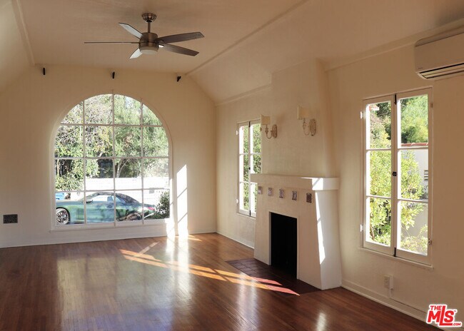 Building Photo - 1409 Murray Dr