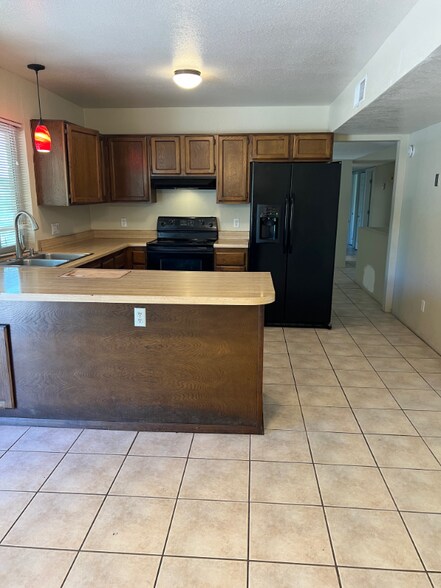 Building Photo - 5180 N Kolb Rd