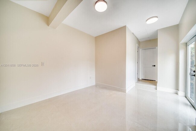 Building Photo - 15730 SW 87th Ct