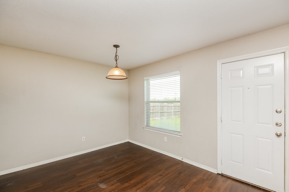 Building Photo - 425 NE Murphy Rd