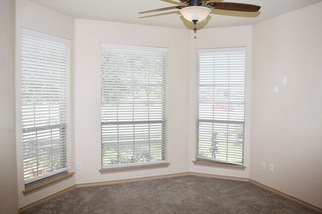 Building Photo - 5212 Grayson Ridge Dr