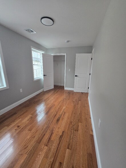 Building Photo - 13 Barstow St