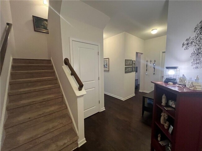 Building Photo - 5545 Bright Cross Wy