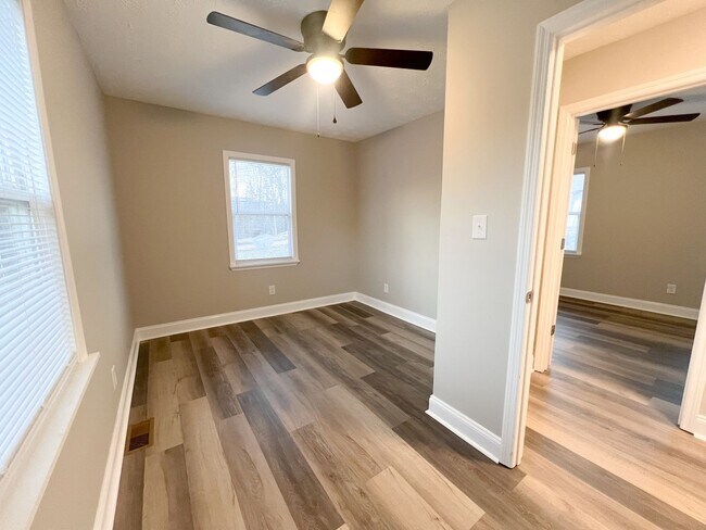 Building Photo - Move-In Specials Available! Completely Rem...