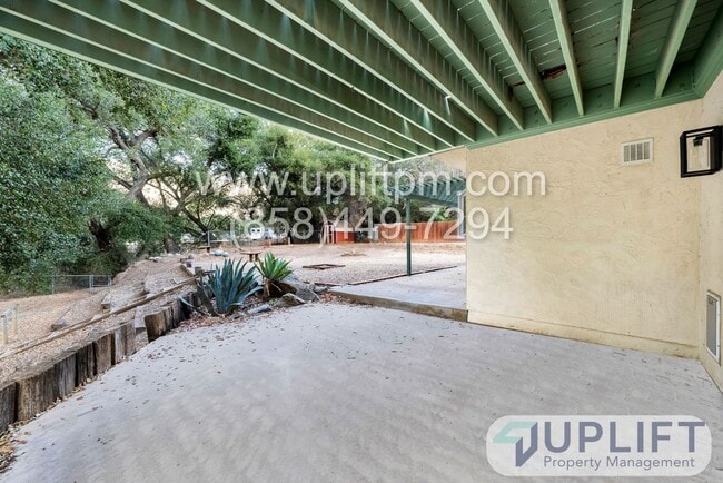 Building Photo - Country Estates - 4 bedroom 3 bathroom ove...