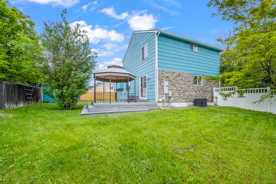 Building Photo - 12596 Elm Ln
