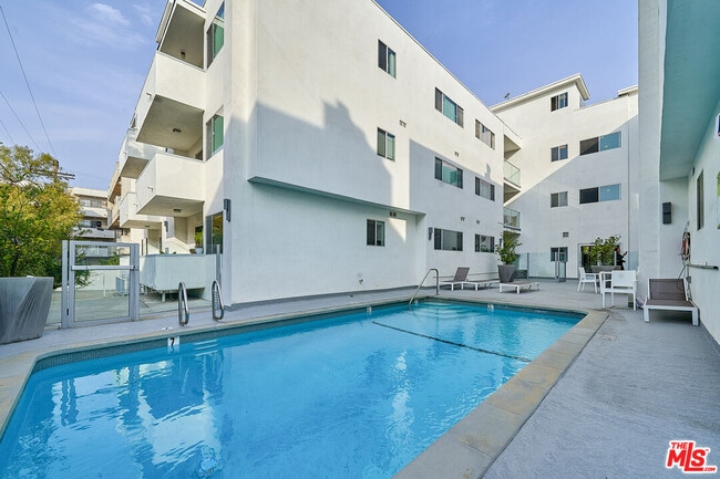 Building Photo - 425 S Willaman Dr