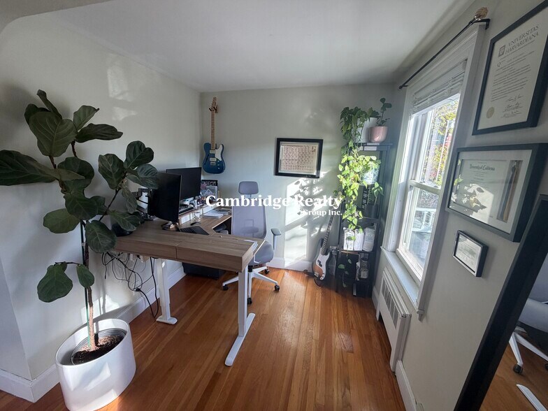 Building Photo - 319 Washington St