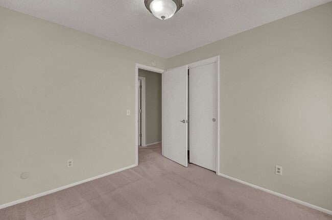 Building Photo - 8563 E Saratoga Pl