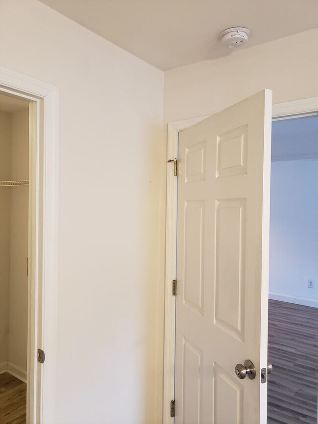Building Photo - 404 Northrop Pl