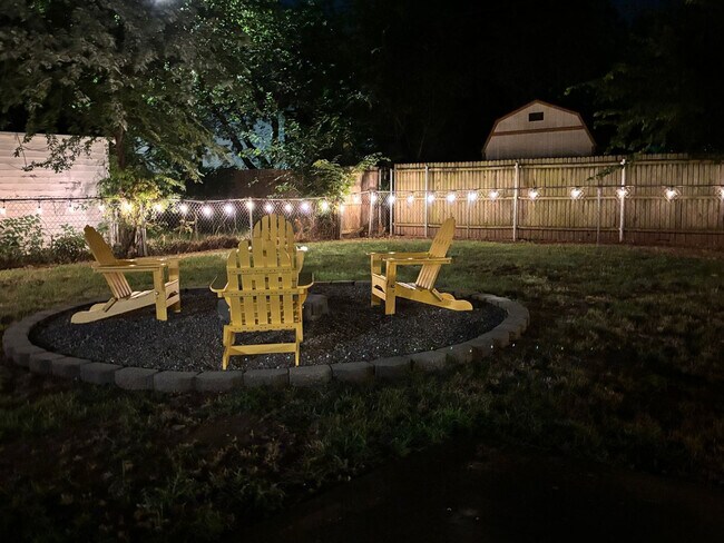 Building Photo - 912 W Comanche St