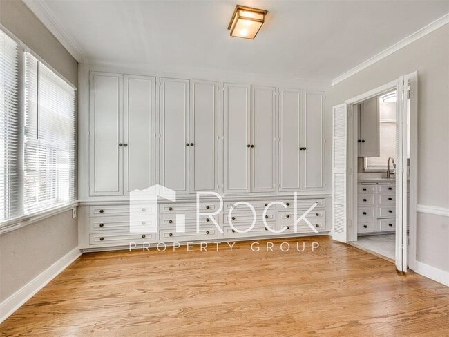 Building Photo - 3 Bedroom Home + 1 Bedroom Apartment near OCU and Uptown!