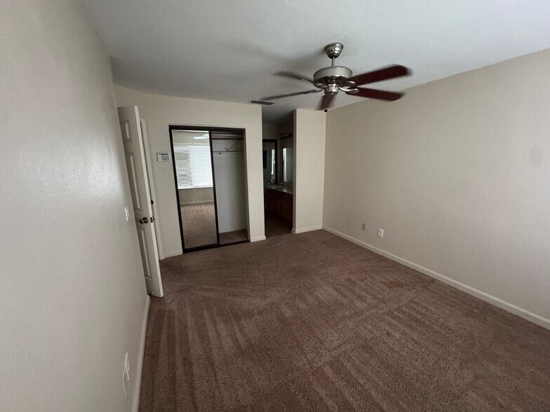 Bedroom - 5148 Keystone Ave