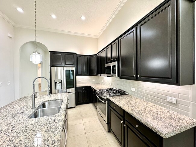 Building Photo - 45 Rinaldo Way