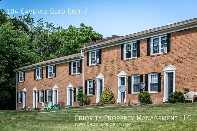 Primary Photo - 104 Caverns Blvd