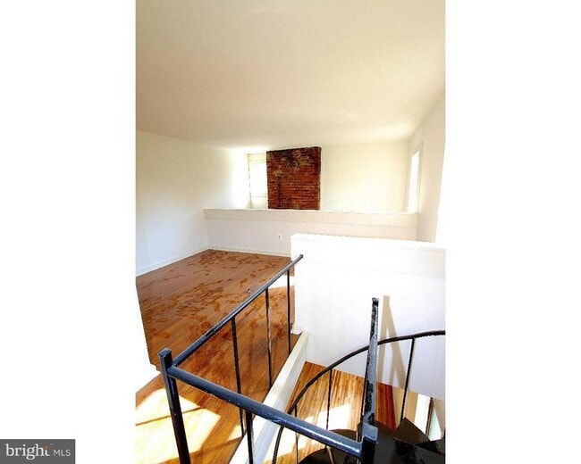 Building Photo - 415 S 11th St