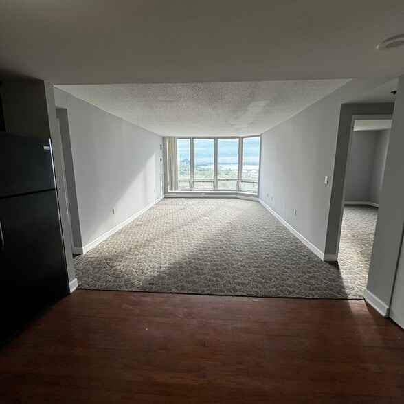 Building Photo - 250 E Harbortown Dr