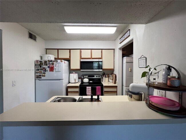 Building Photo - 1227 SW 46th Ave