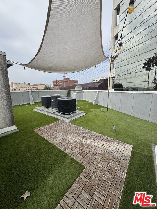 Building Photo - 11735 Dorothy St