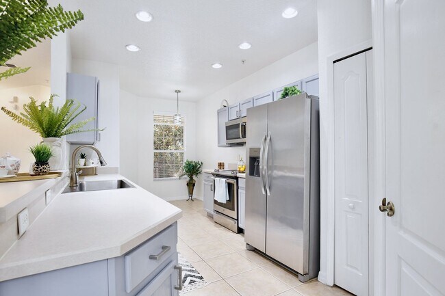 Building Photo - 696 Seabrook Ct
