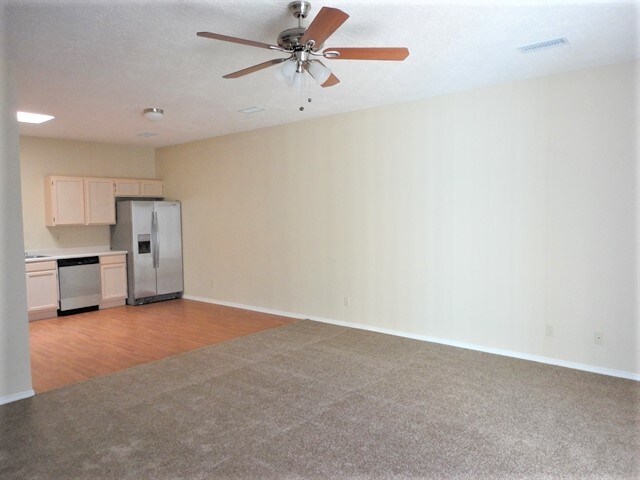 Building Photo - 4981 Butte Pl NW