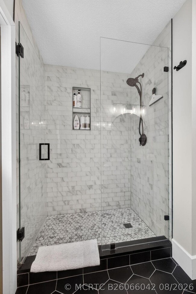 Building Photo - 12897 La Rochelle Cir