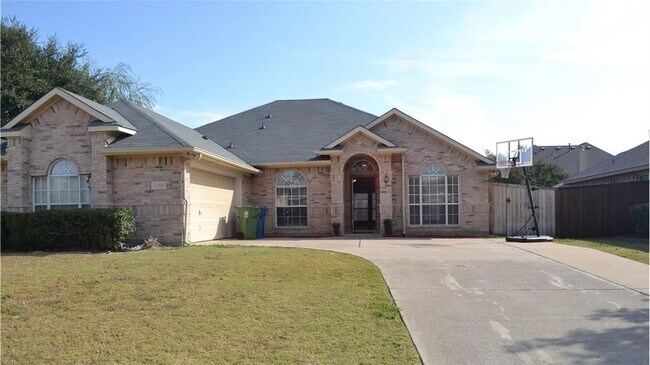 Building Photo - 7110 Creekstone