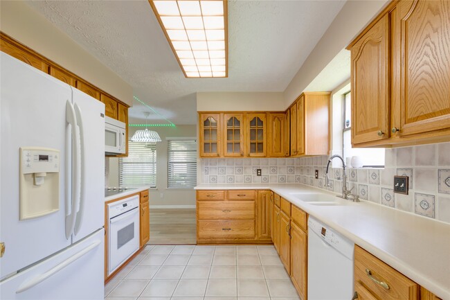 Building Photo - 2902 Field Line Dr
