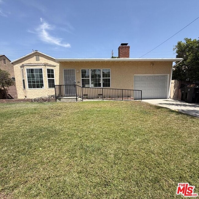 Building Photo - 1104 N Frederic St