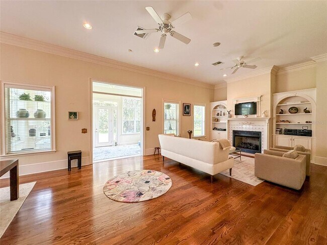 Building Photo - 6425 NW 202nd Pl