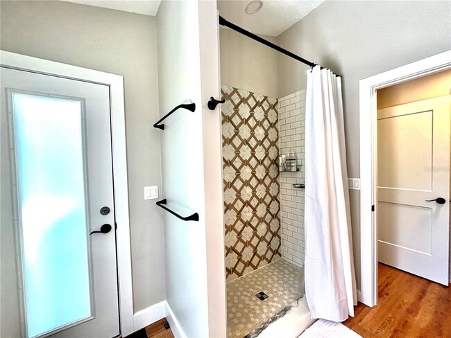 Building Photo - 6000 Key Largo Cir