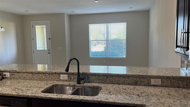 Building Photo - 2640 Amati Dr