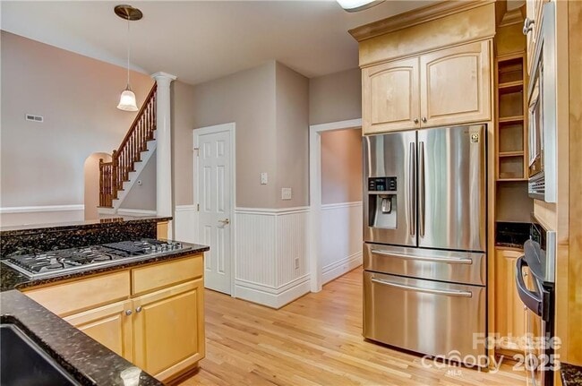 Building Photo - 8005 Weddington Downs Dr
