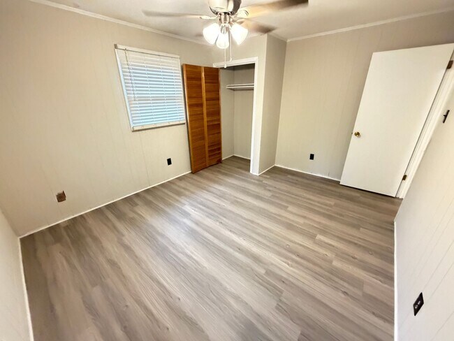 Building Photo - 823 Bostian Rd