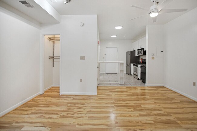 Building Photo - Logan Circle! //Professionally Managed & Recently Renovated // Studio  // Open Floor-Plan in a Mo...