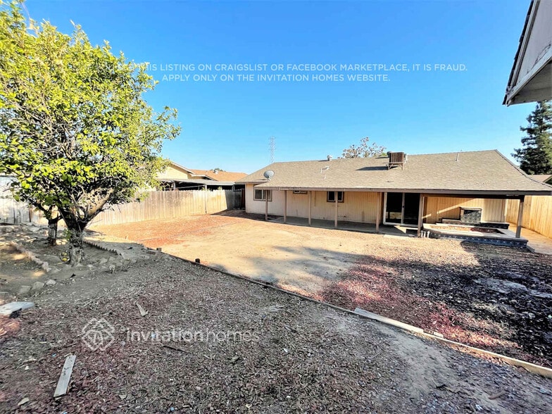 Building Photo - 14455 E Juniper Ave