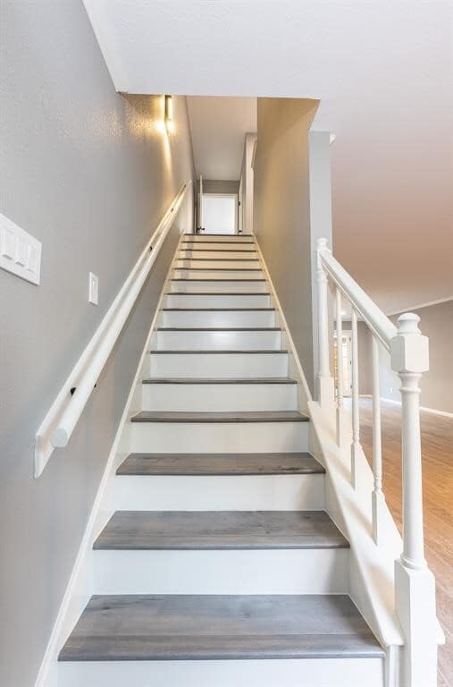 Building Photo - 14600 Fonmeadow Dr