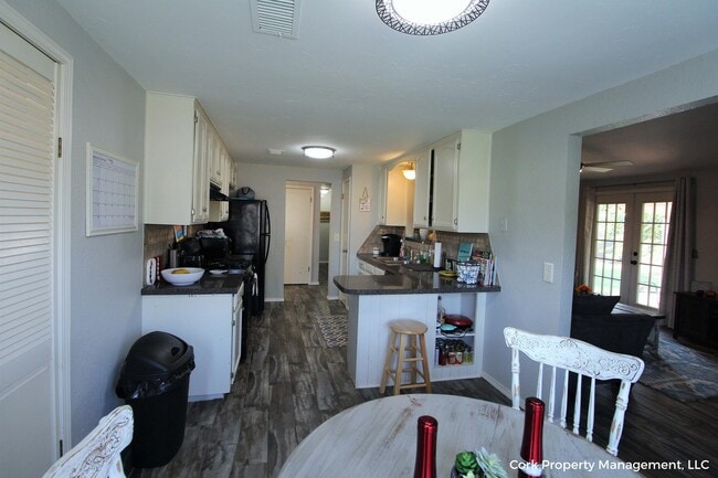 Building Photo - 1301 Del Norte Dr