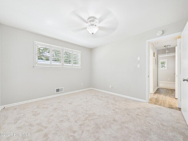 Building Photo - 6515 Pleasant Pines Dr