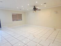 Building Photo - 4004 SW 20th St